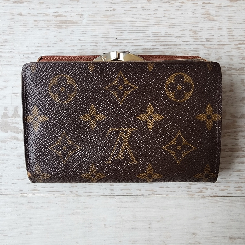Louis Vuitton kisslock wallet - Picture 2 of 16